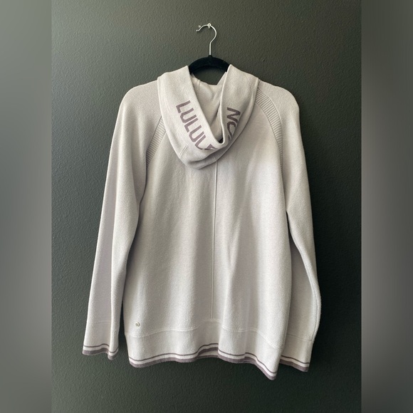 Lulu Lemon Sweatshirt/Sweater - Picture 2 of 2